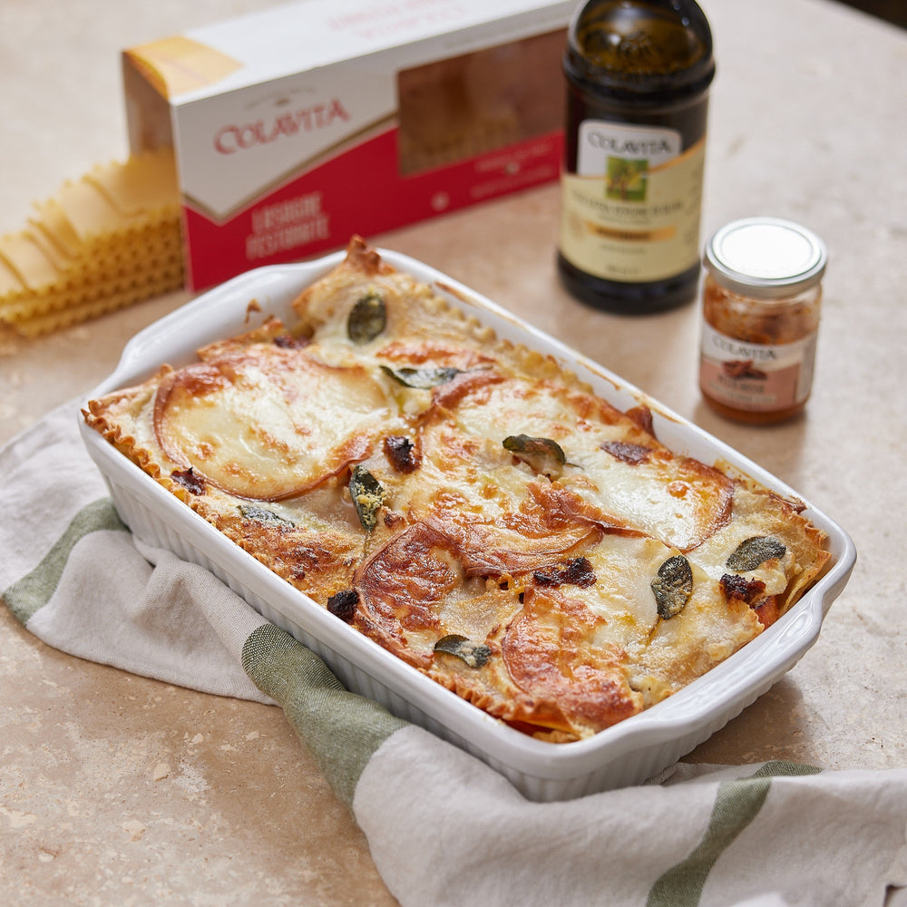Lasagna con zucca, pesto rosso e scamorza
