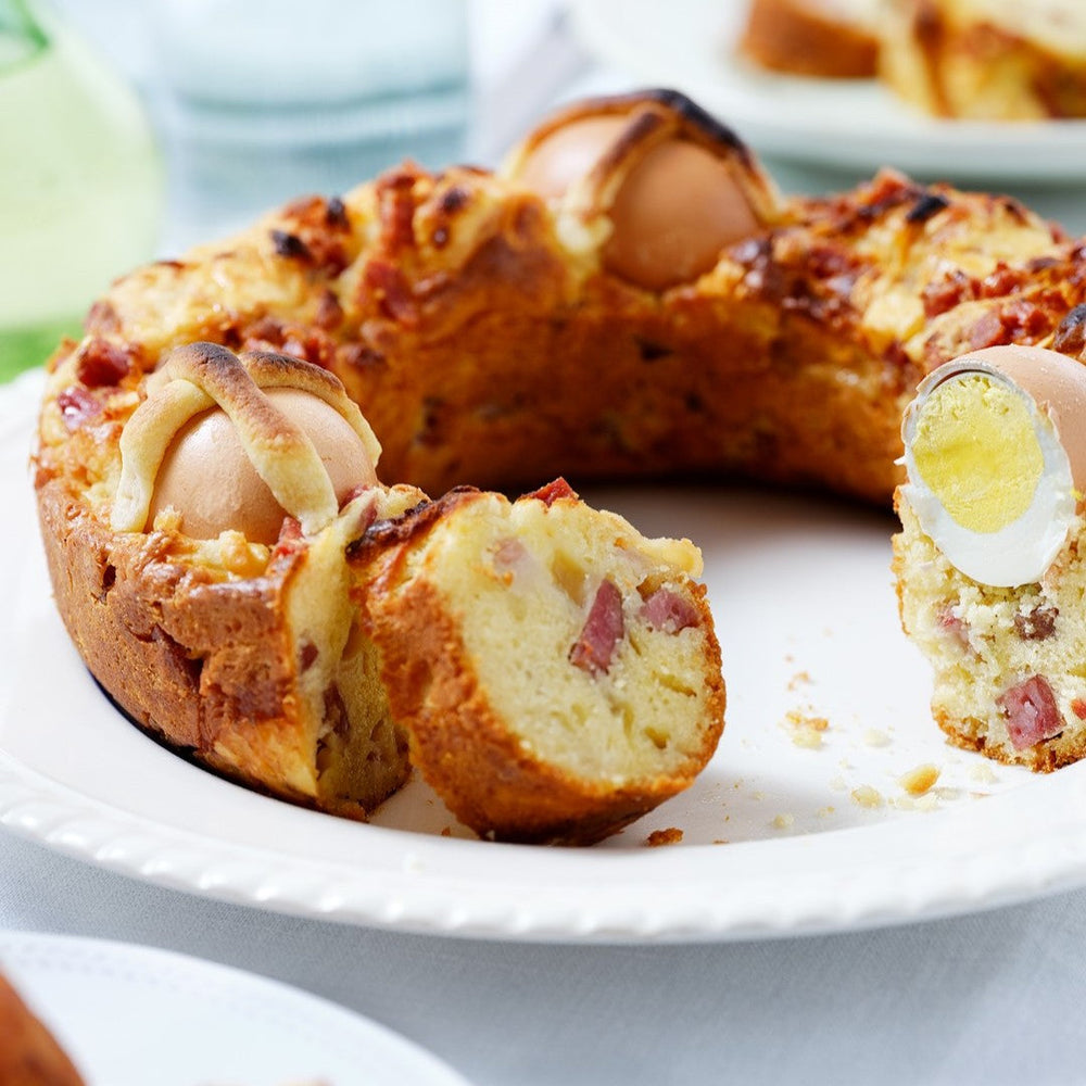 Torta salata salame, formaggio e uova